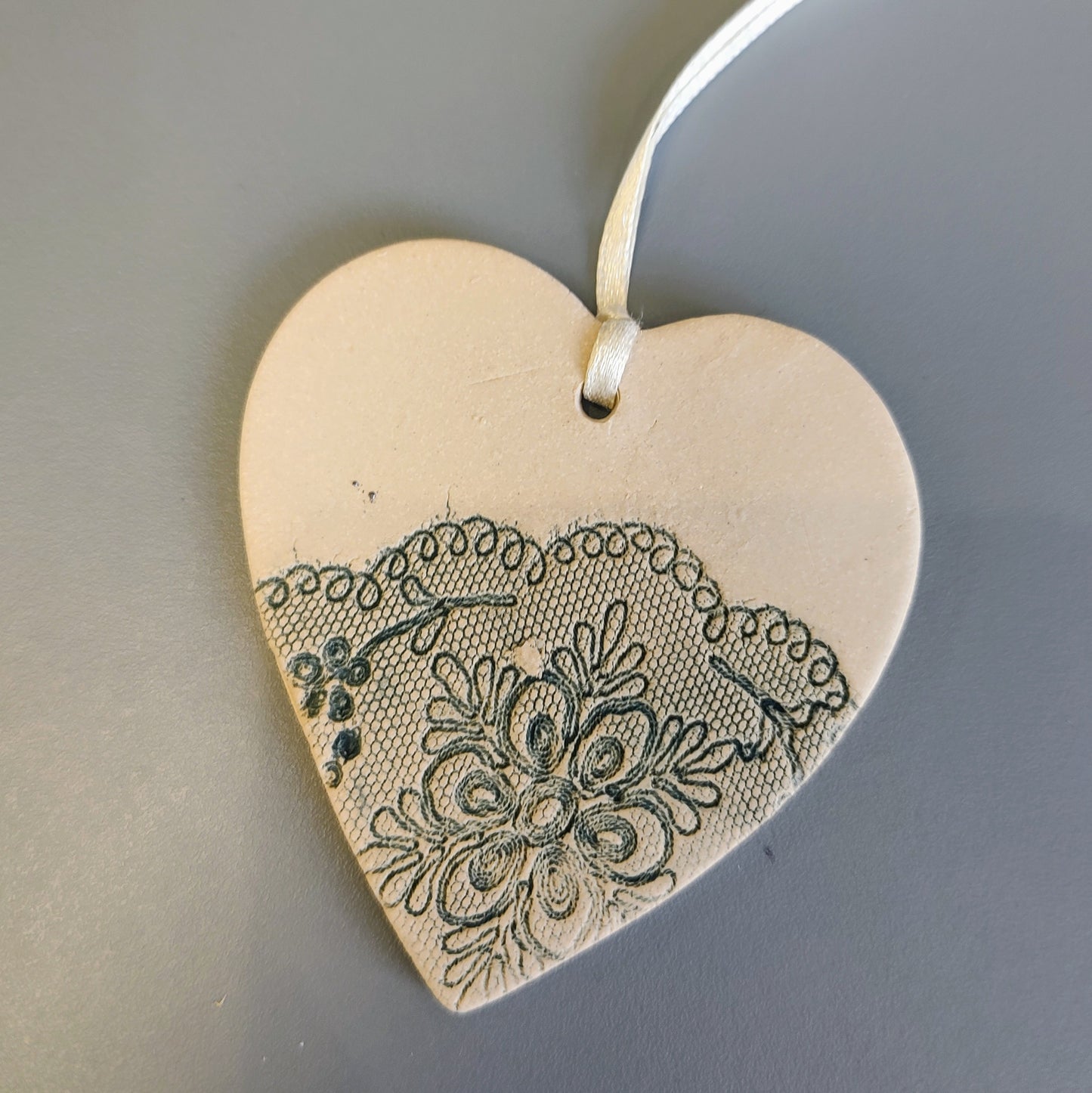 Dawn Isaac- Ceramic Hanging Heart, Green Lace