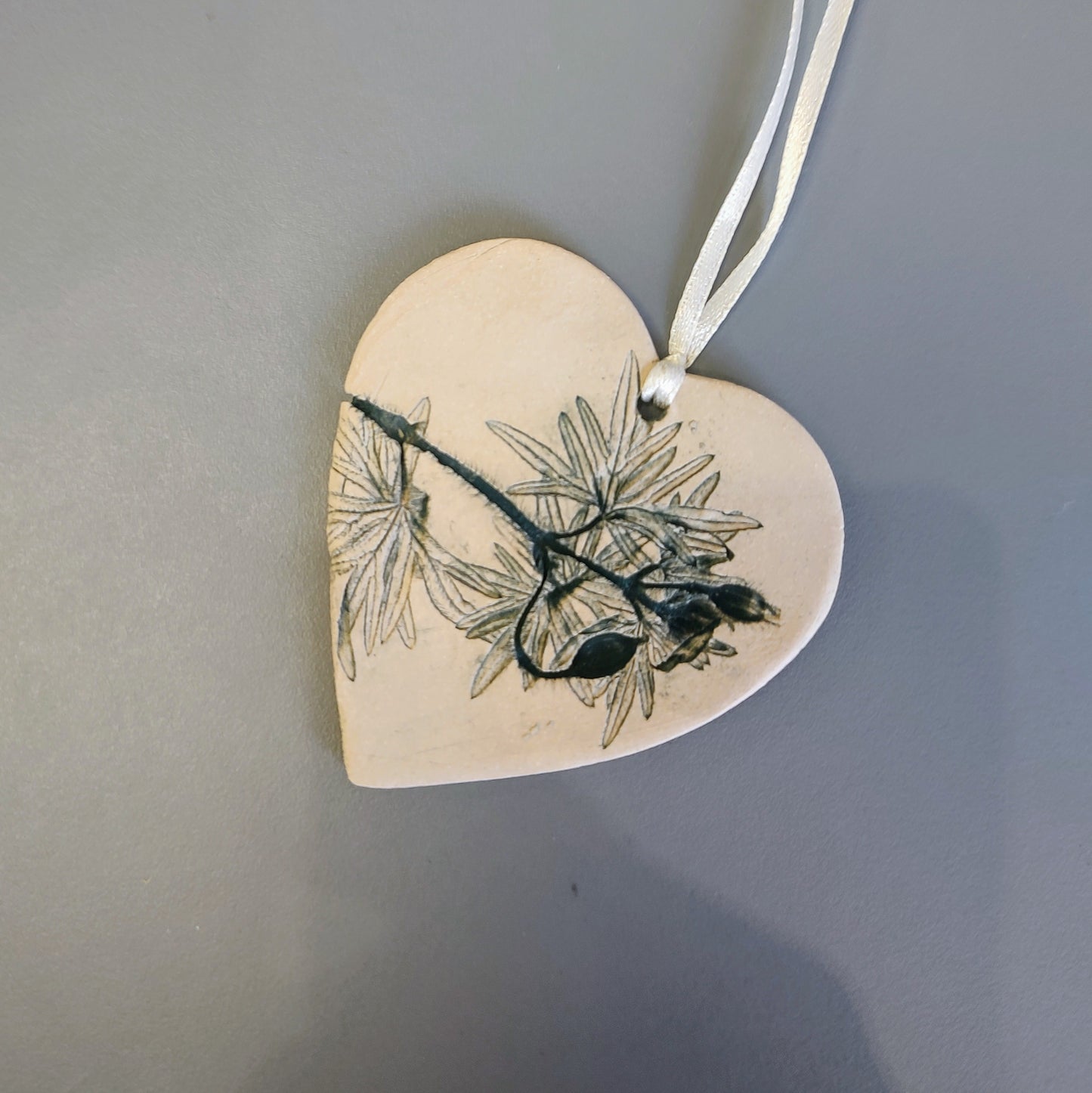 Dawn Isaac- Ceramic Hanging Heart, Green Floral