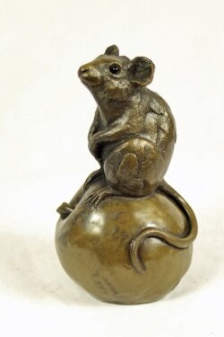 Pippa Hill- Resin Bronze Mouse on Apple - Primrose Gallery and Framing