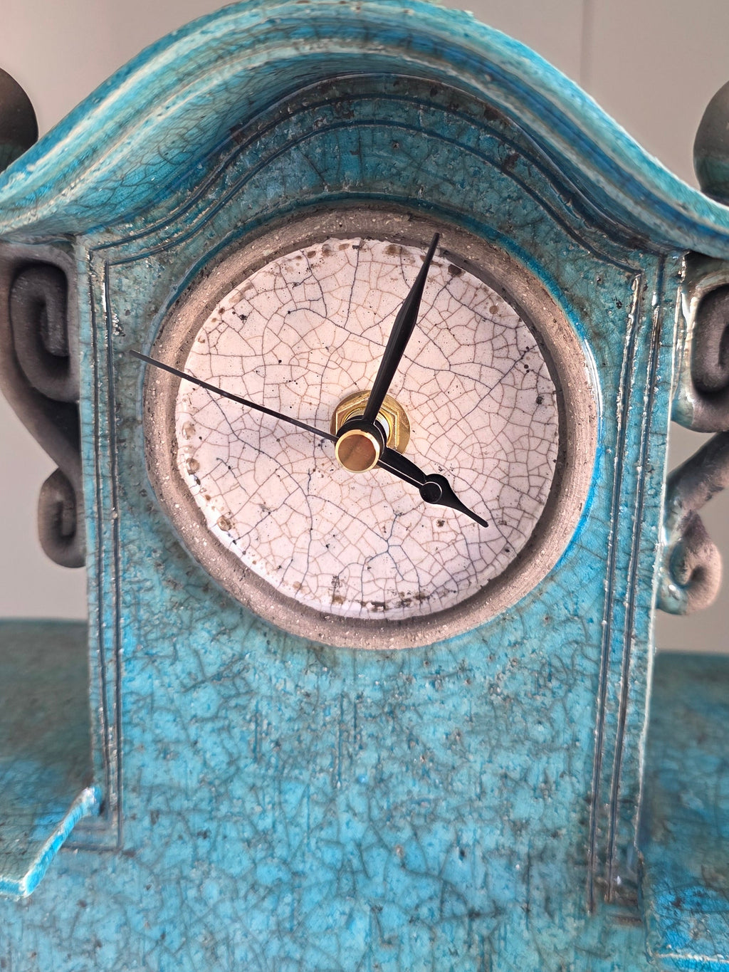 Stonesplitter - Medium Turquoise Raku Clock