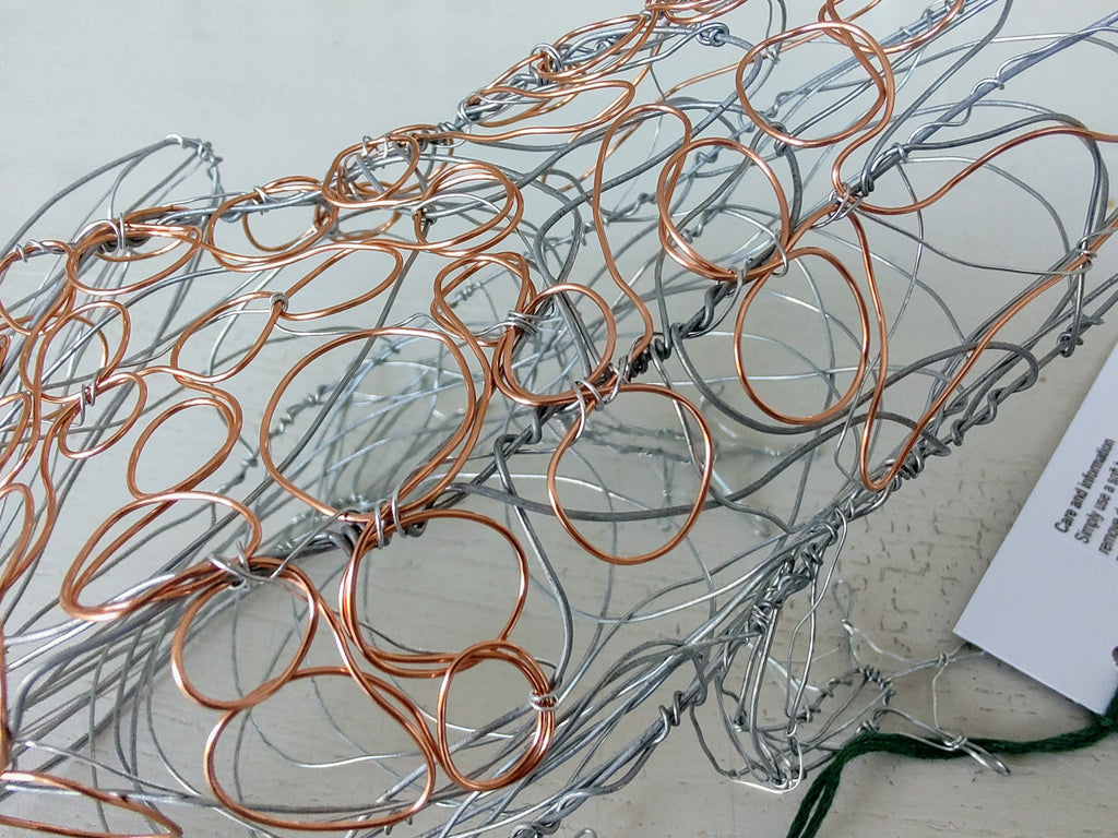 Laura Partington- Frog Wire Sculpture - Primrose Gallery and Framing 