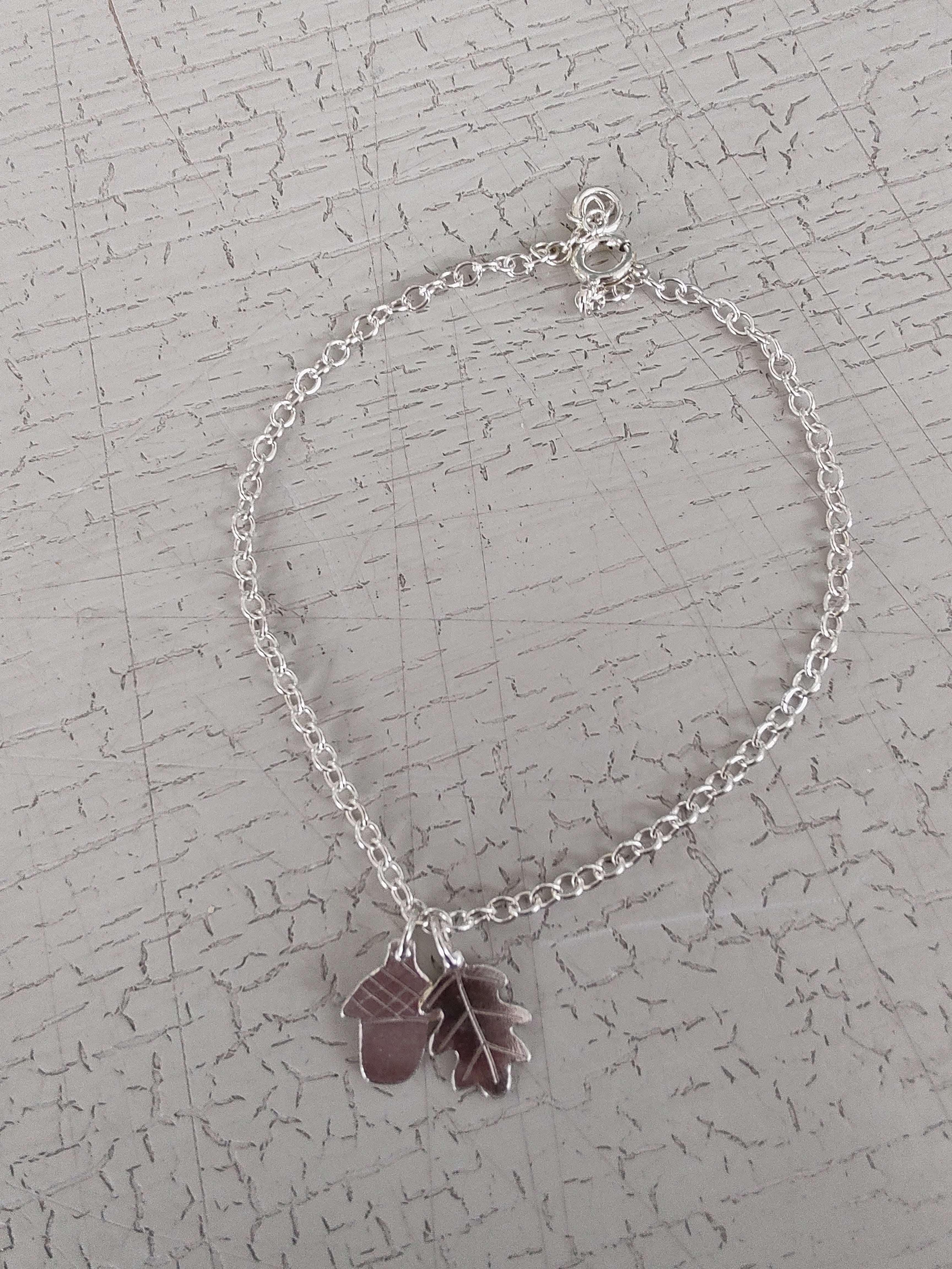 Zoe Ruth- Silver Acorn and Leaf Bracelet 19cms - Primrose Gallery and Framing 