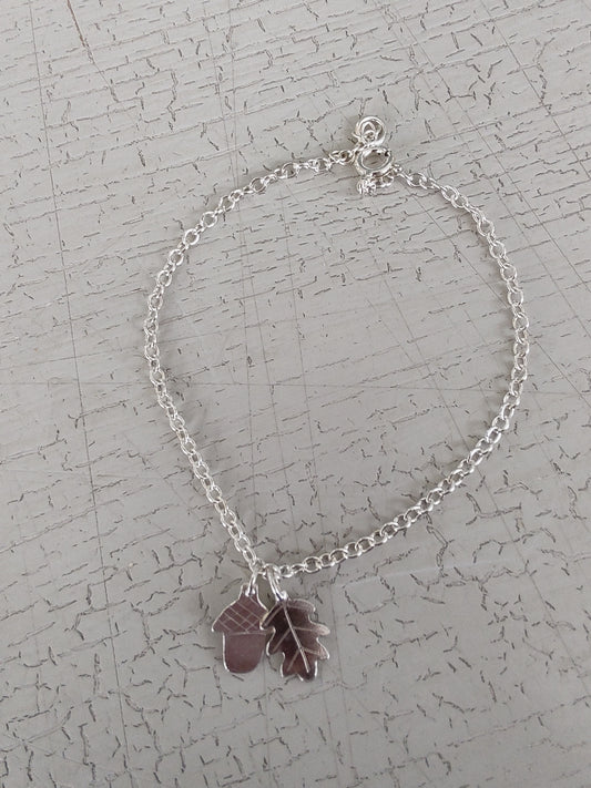 Zoe Ruth- Silver Acorn and Leaf Bracelet 19cms