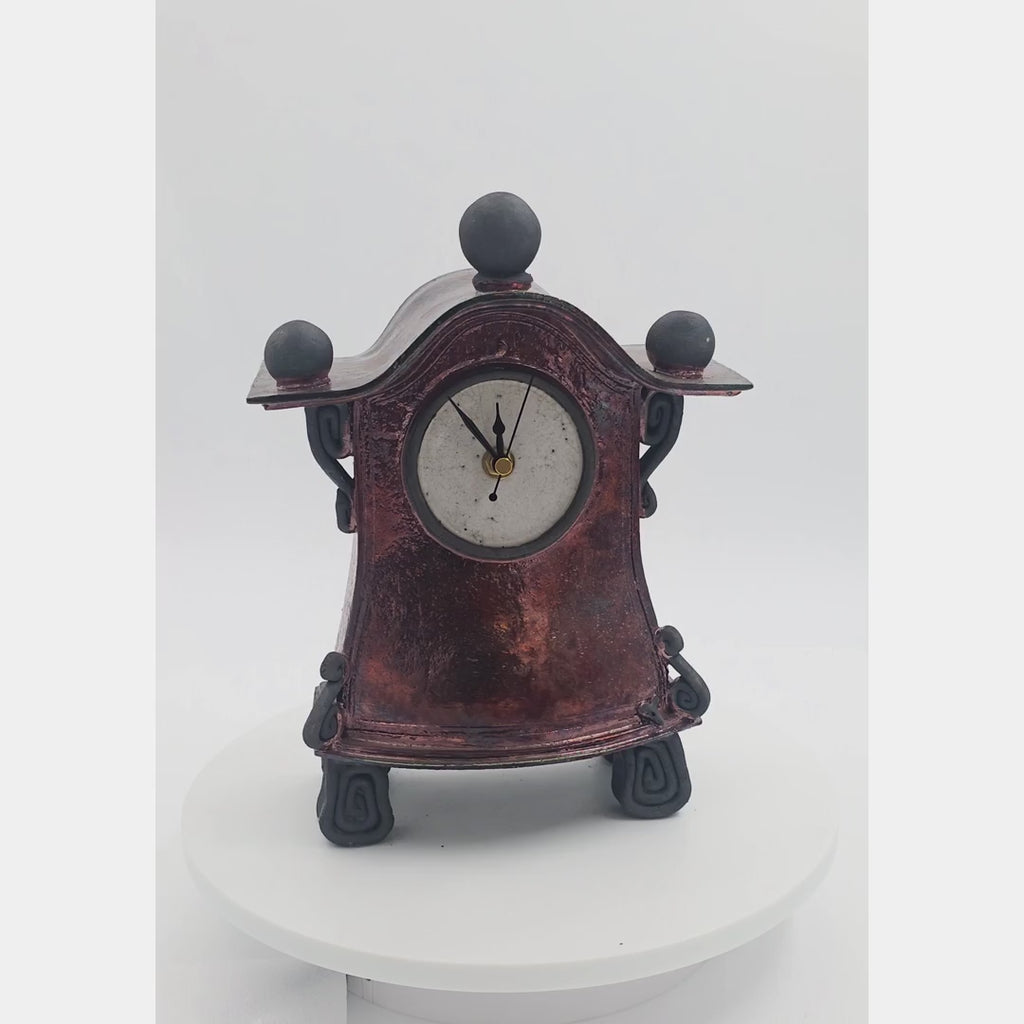 Stonesplitter medium copper a ceramic clock — rotating view