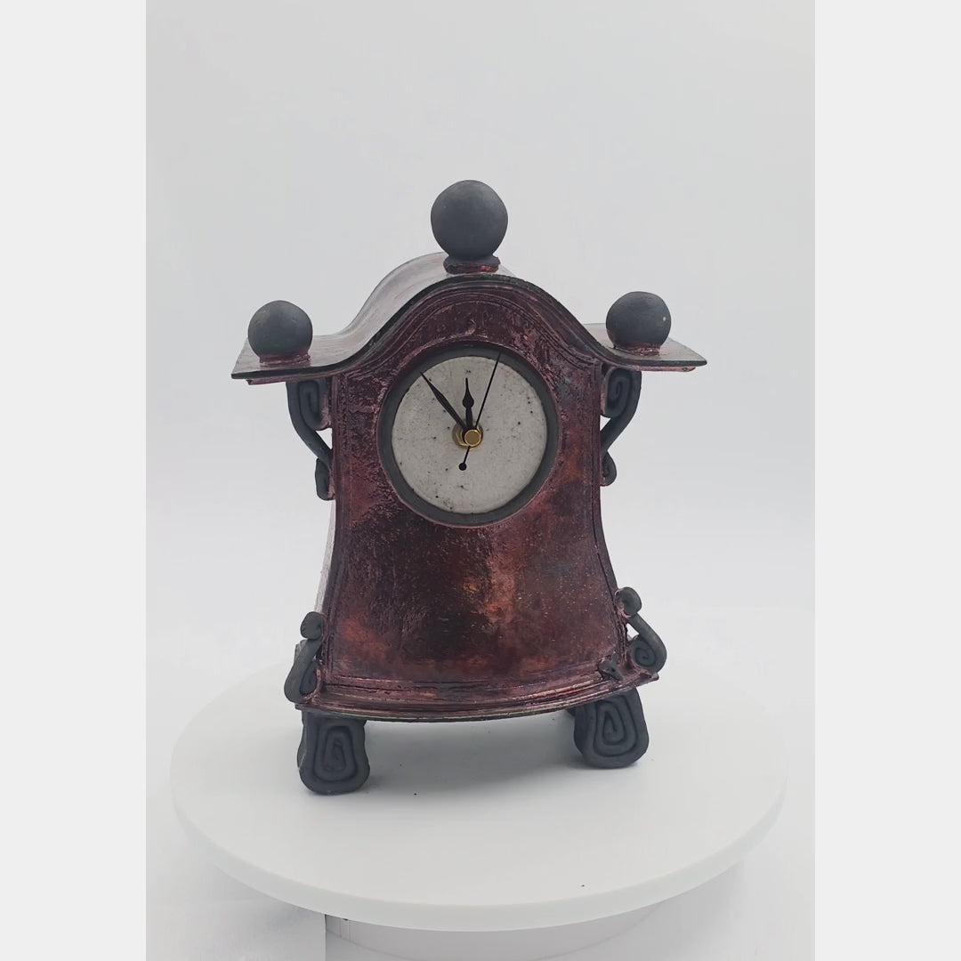 Stonesplitter medium copper a ceramic clock — rotating view