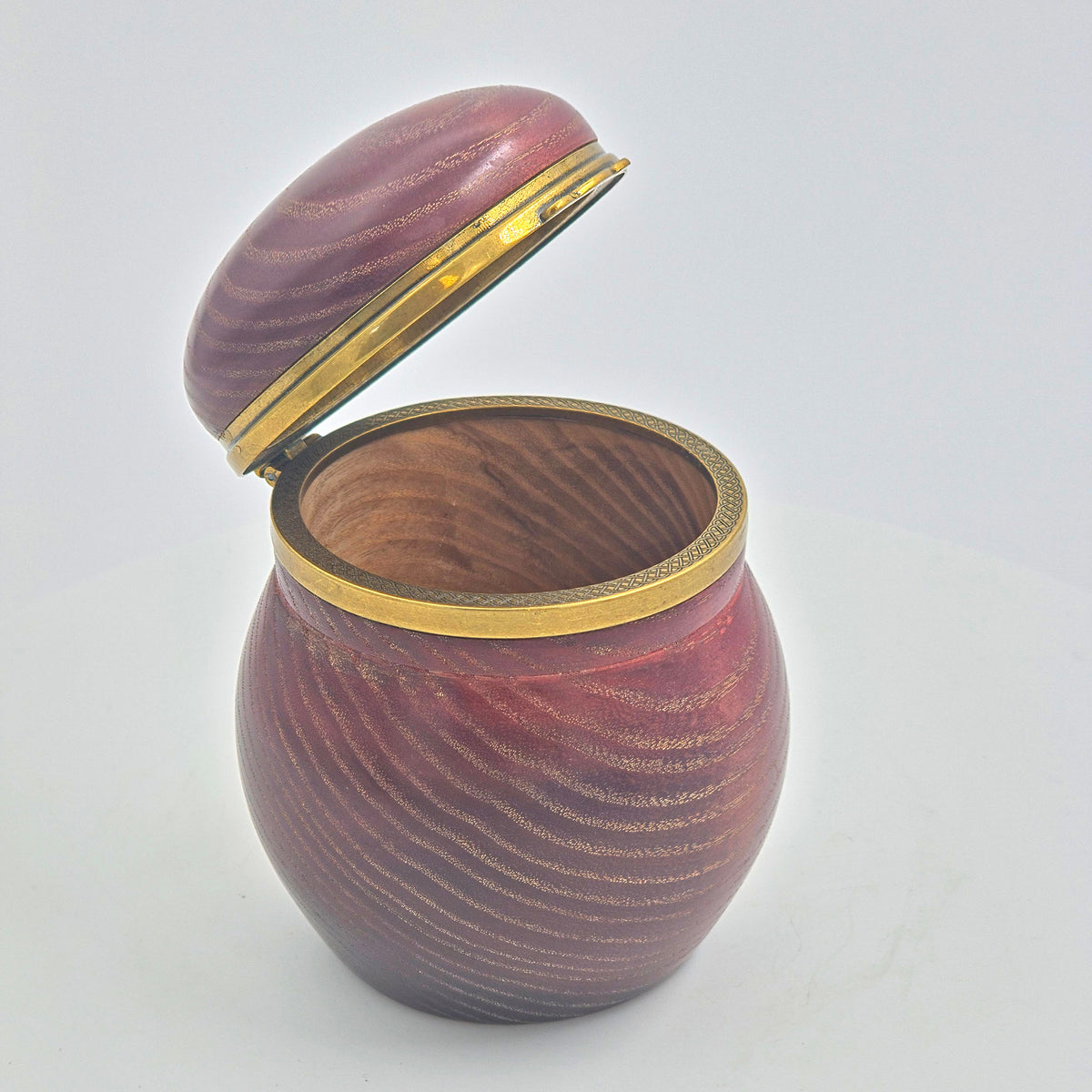 Ravi Zutshi — Small Lidded Pot